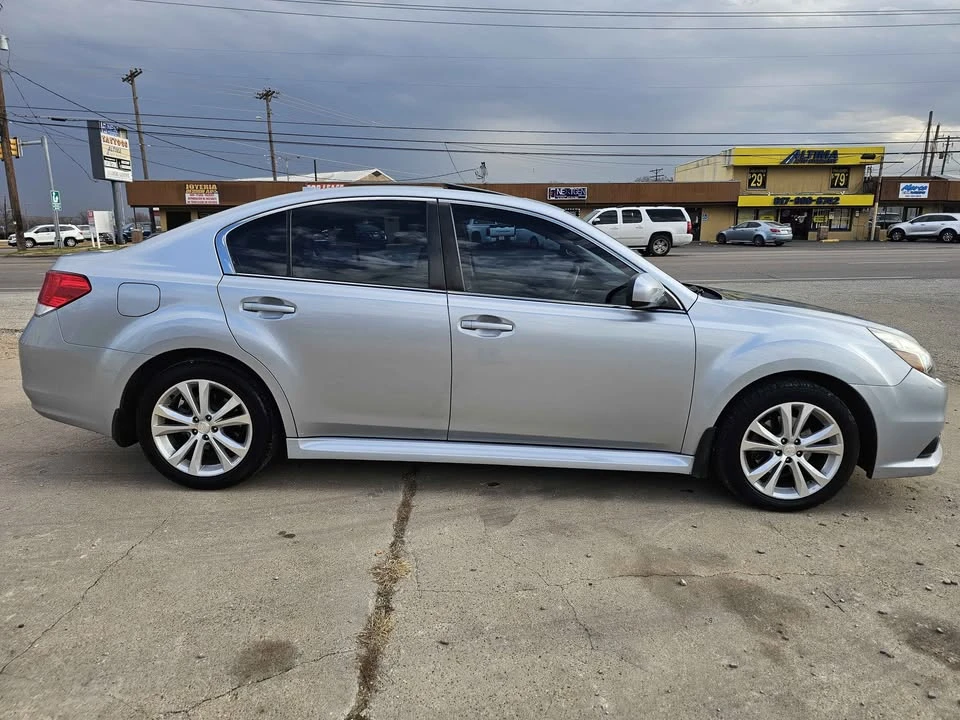 2013 Subaru Legacy 5th Gen - Image 7 of 16