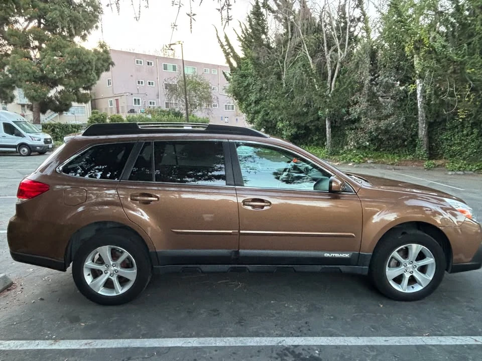 2013 Subaru Outback 4th Gen - Image 4 of 13