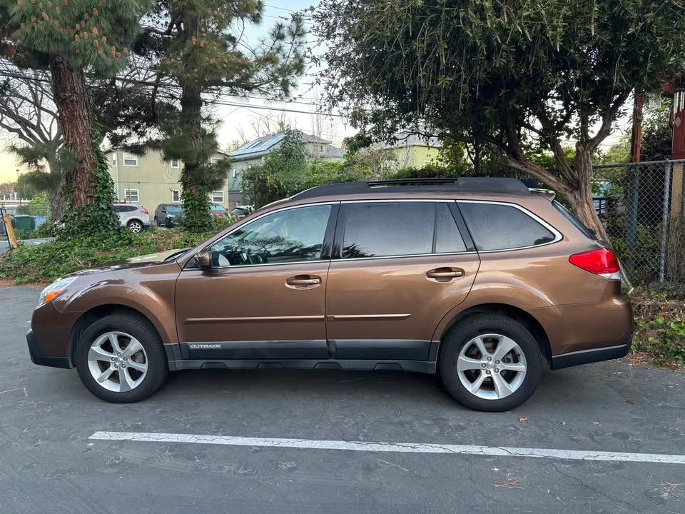 2013 Subaru Outback 4th Gen - Image 2 of 13