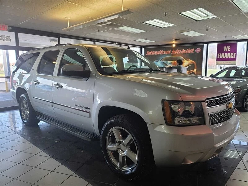 2013 Chevrolet Suburban 11th Gen - Image 4 of 4