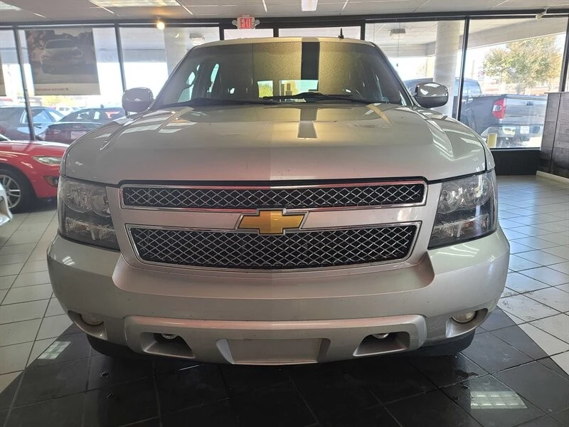2013 Chevrolet Suburban 11th Gen - Image 3 of 4