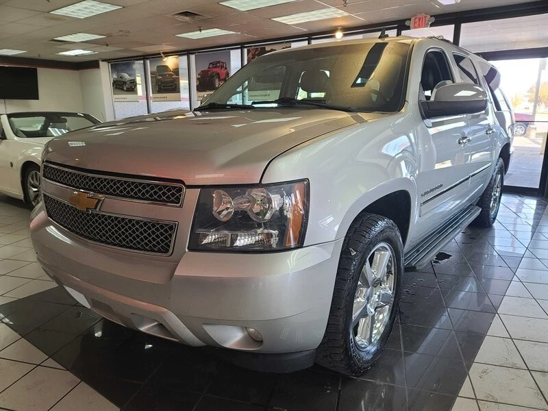 2013 Chevrolet Suburban 11th Gen - Image 2 of 4