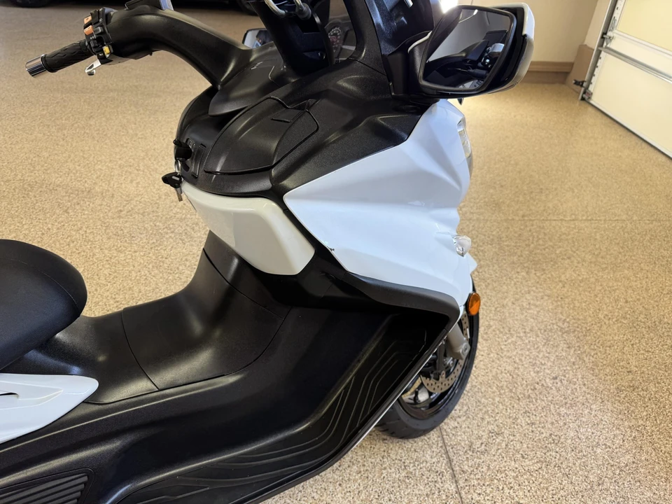 2013 Suzuki Motorcycles - Image 17 of 31
