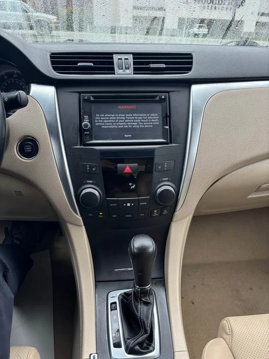 2013 Suzuki - Image 12 of 14