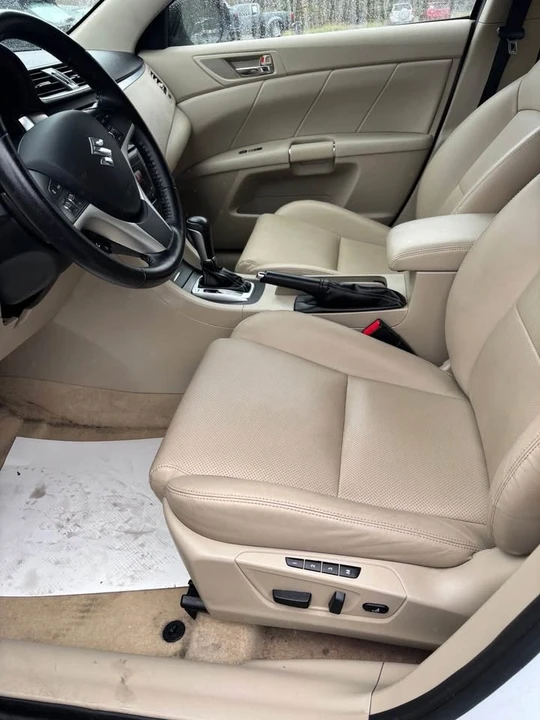 2013 Suzuki - Image 11 of 14