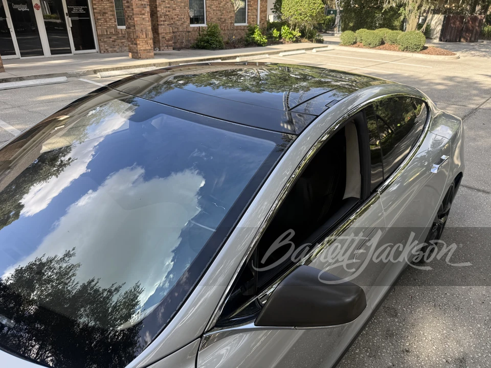 2013 Tesla Model S - Image 16 of 24