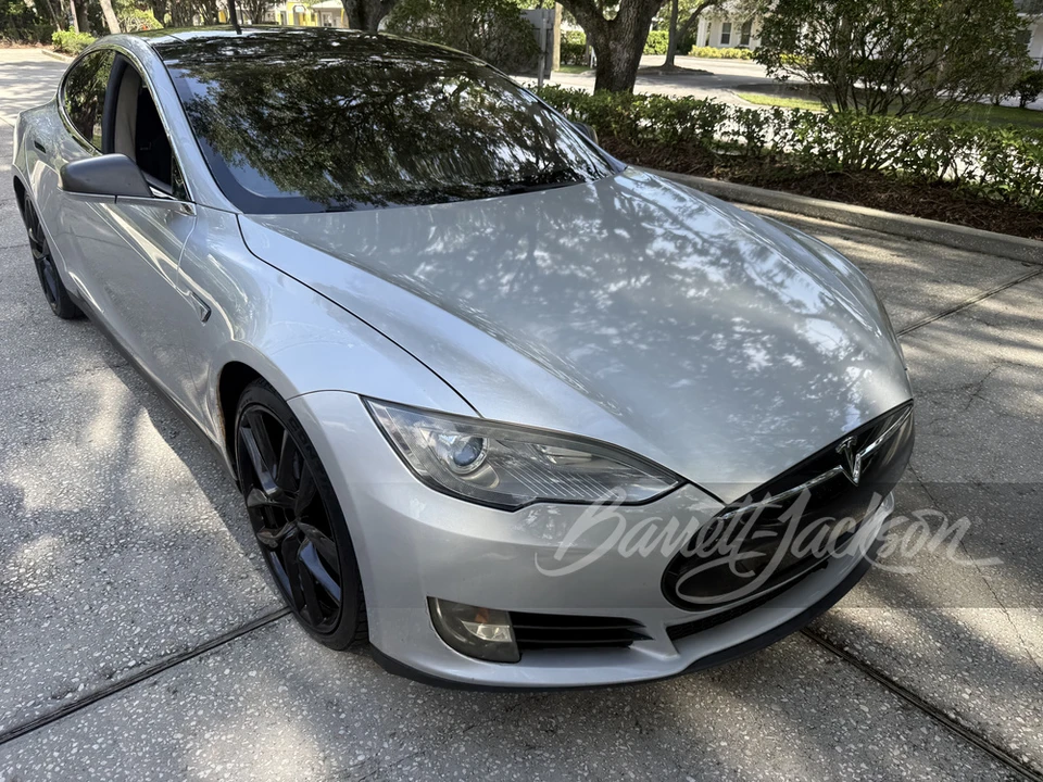 2013 Tesla Model S - Image 19 of 24