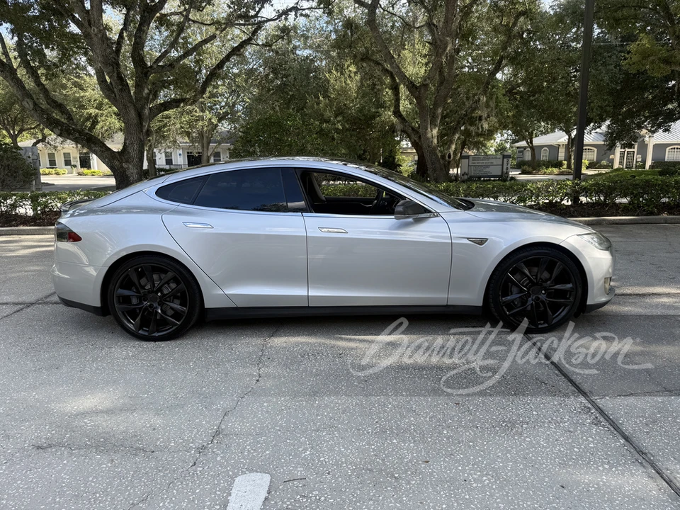 2013 Tesla Model S - Image 2 of 24