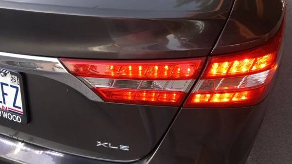 2013 Toyota Avalon 4th Gen - Image 10 of 15