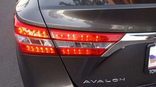 2013 Toyota Avalon 4th Gen - Image 9 of 15