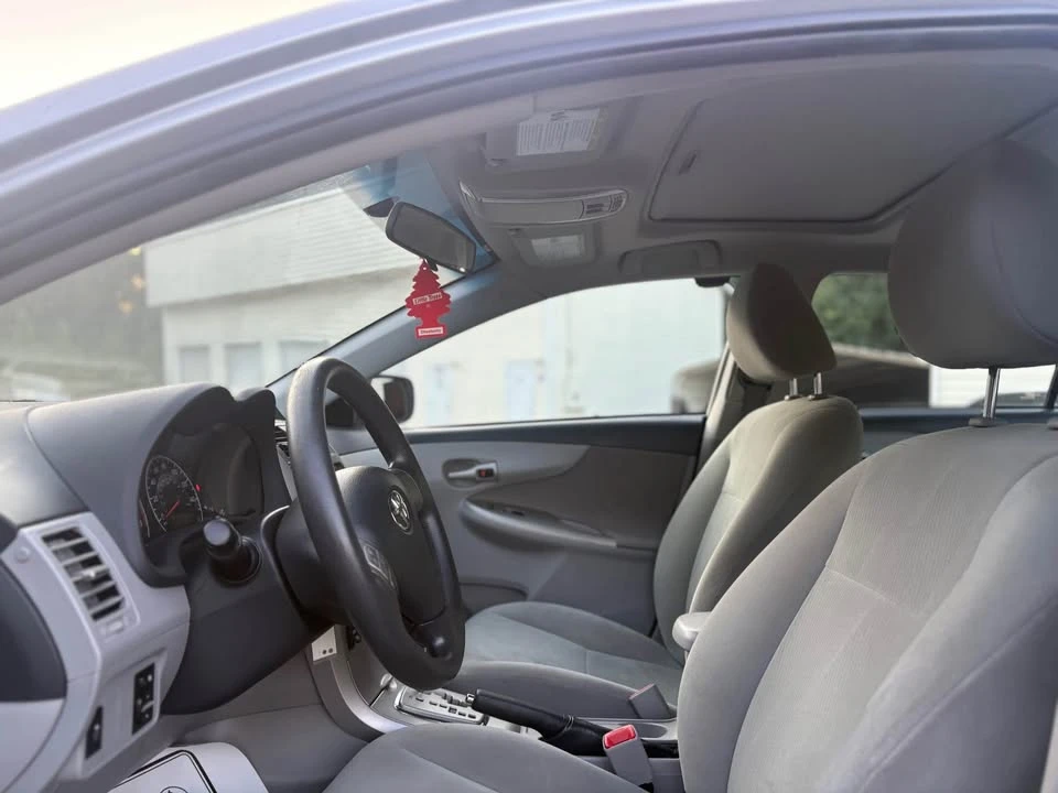 2013 Toyota Corolla 10th Gen - Image 7 of 9