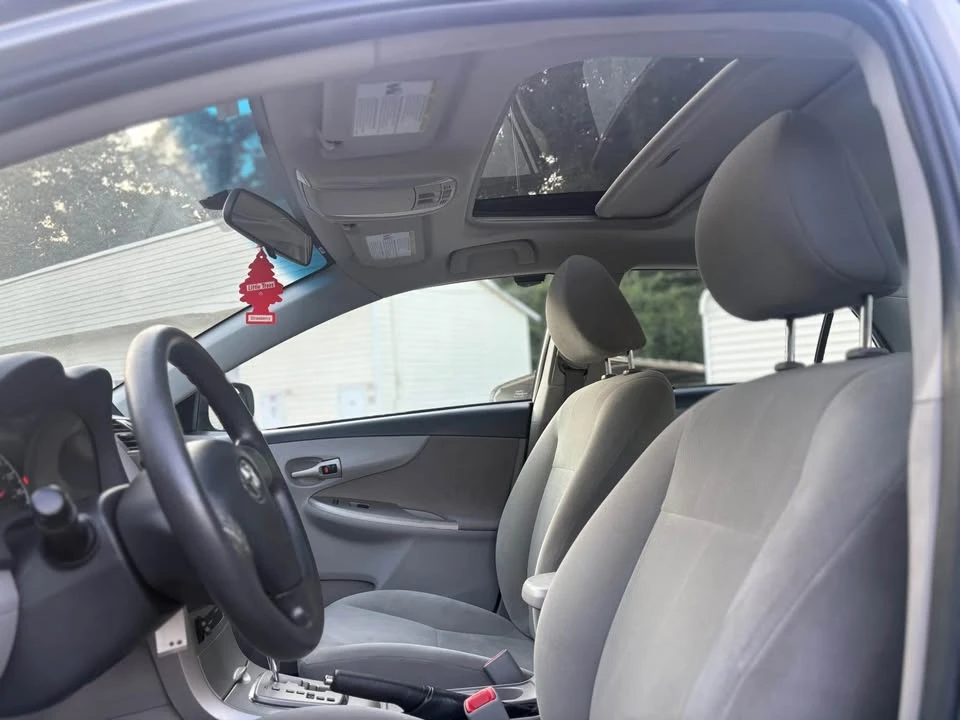 2013 Toyota Corolla 10th Gen - Image 9 of 9
