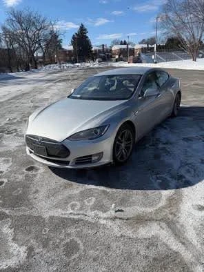 2013 Tesla Model 3 - Image 6 of 9