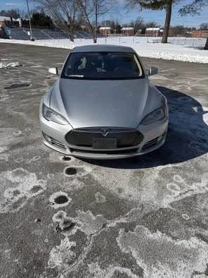 2013 Tesla Model 3 - Image 3 of 9