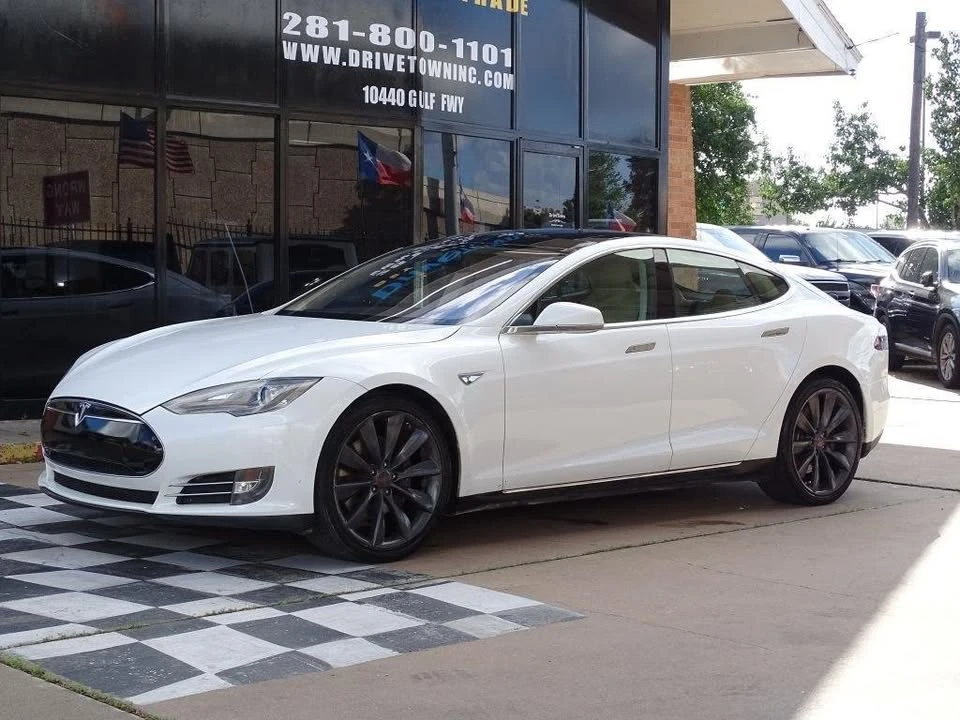 2013 Tesla Model S - Image 2 of 20