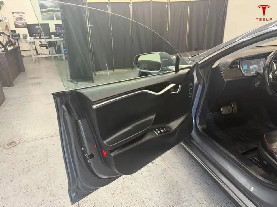 2013 Tesla Model S - Image 11 of 20