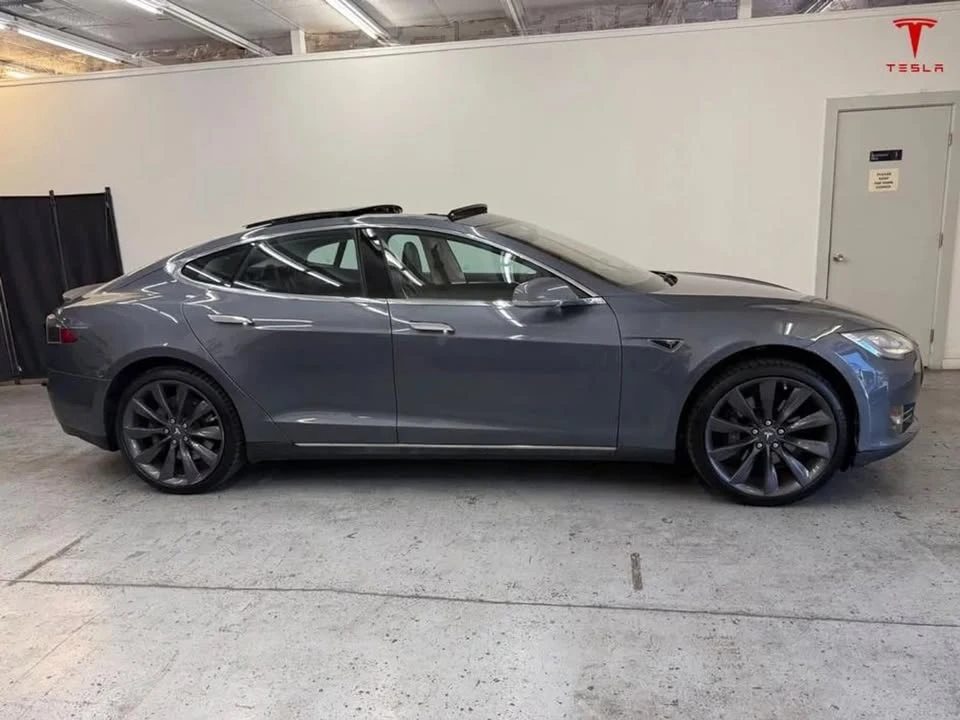 2013 Tesla Model S - Image 8 of 20