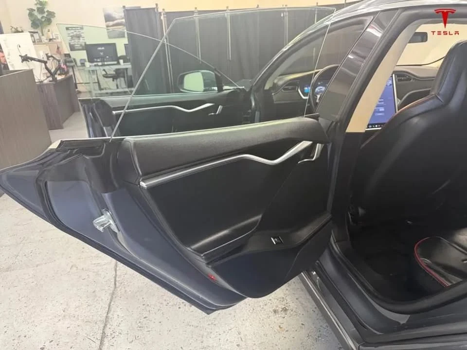 2013 Tesla Model S - Image 17 of 20