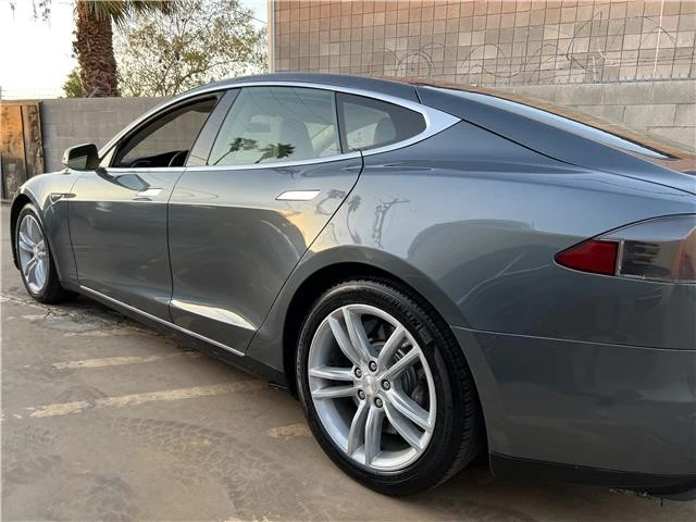 2013 Tesla Model S - Image 25 of 31