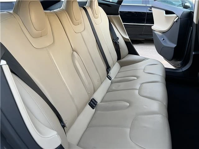 2013 Tesla Model S - Image 15 of 31