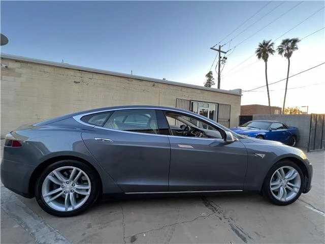 2013 Tesla Model S - Image 16 of 31