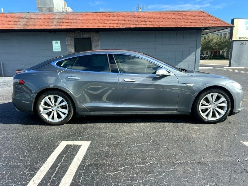 2013 Tesla Model S - Image 9 of 21