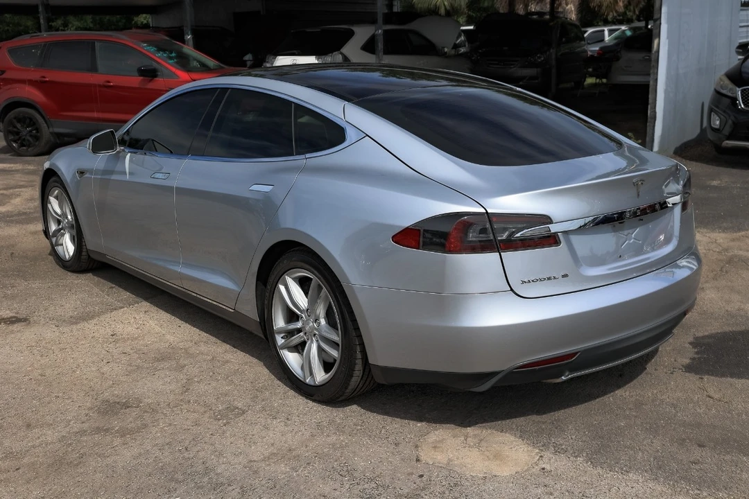 2013 Tesla Model S - Image 5 of 12