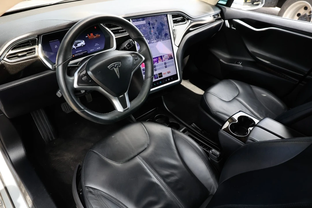 2013 Tesla Model S - Image 4 of 12