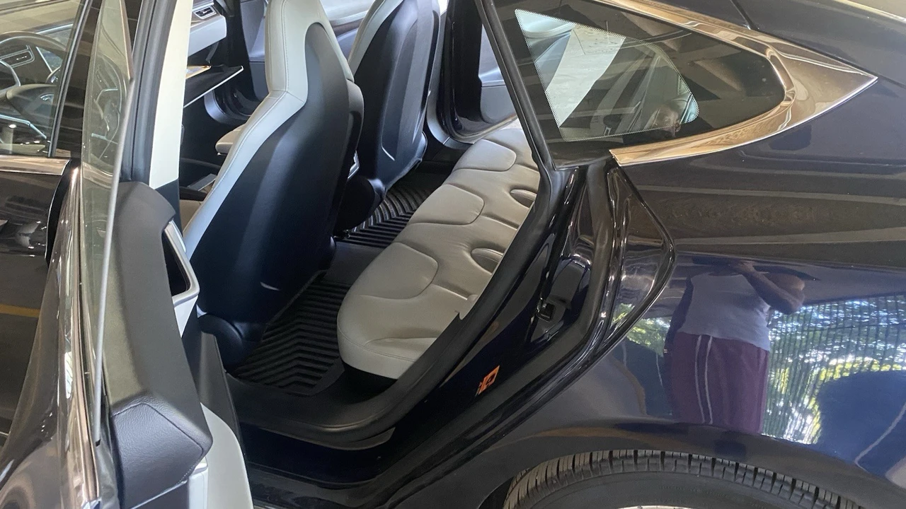 2013 Tesla Model S - Image 10 of 21