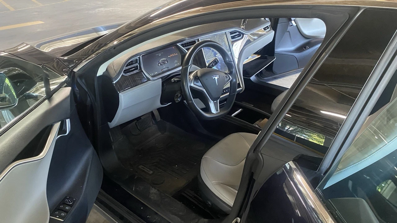 2013 Tesla Model S - Image 9 of 21