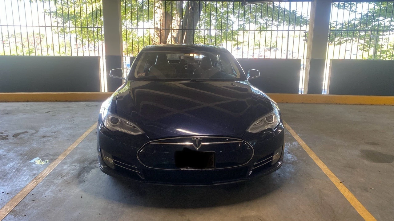 2013 Tesla Model S - Image 15 of 21