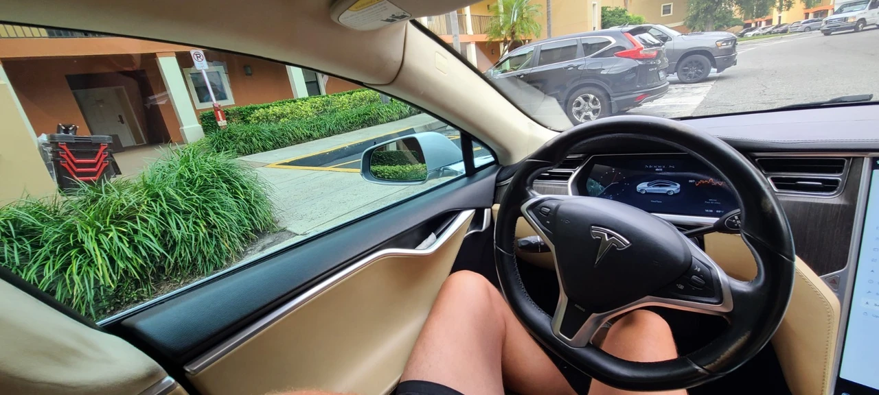 2013 Tesla Model S - Image 17 of 21