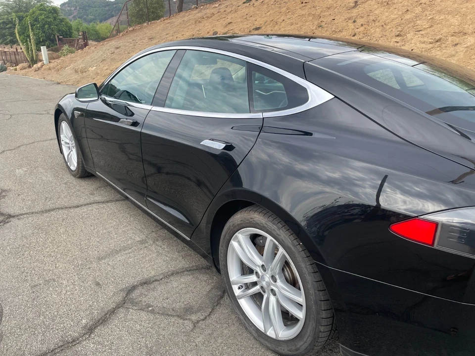 2013 Tesla Model S - Image 15 of 16