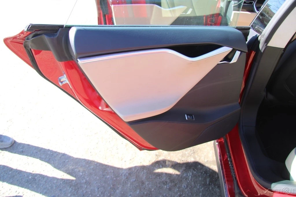 2013 Tesla Model S - Image 20 of 21