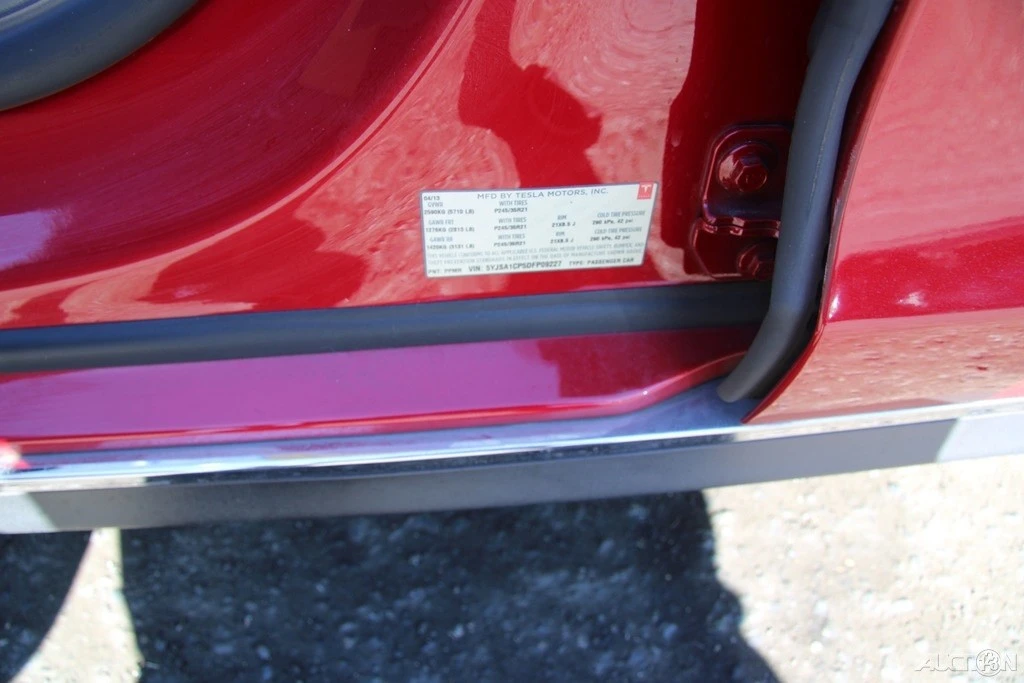 2013 Tesla Model S - Image 11 of 21