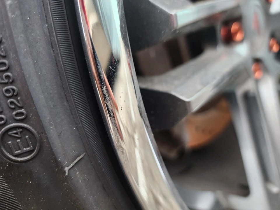 2013 Tesla Model S - Image 20 of 21