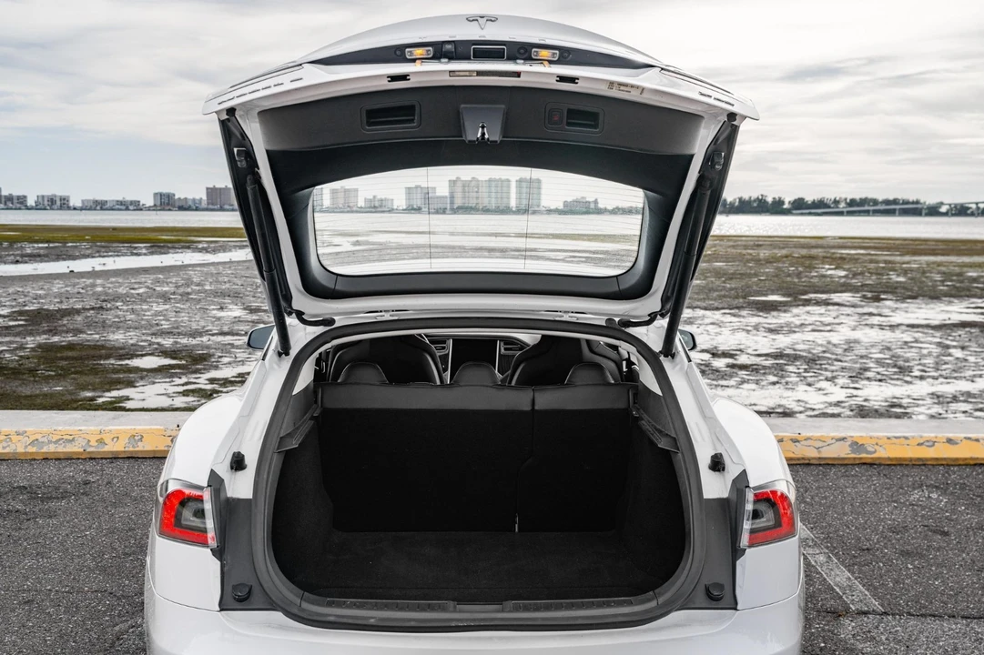 2013 Tesla Model S - Image 8 of 21
