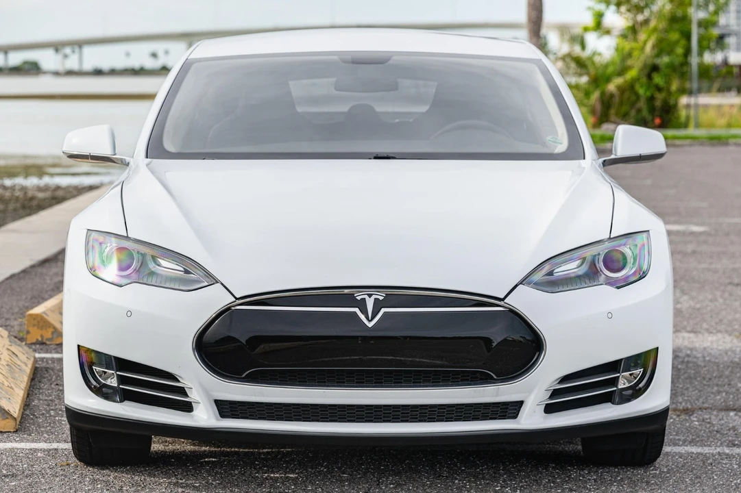 2013 Tesla Model S - Image 10 of 21