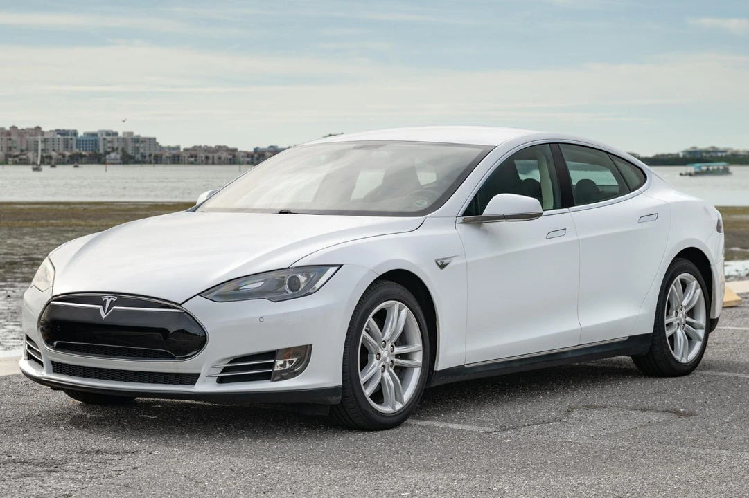 2013 Tesla Model S - Image 2 of 21