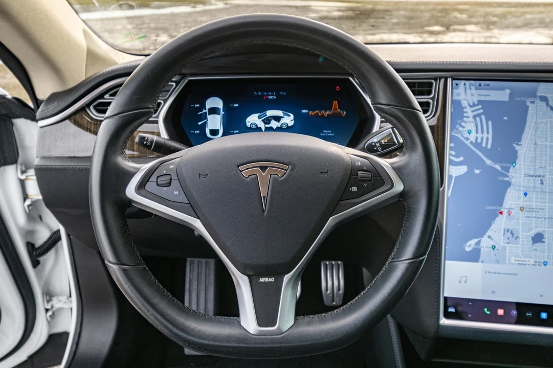 2013 Tesla Model S - Image 19 of 21