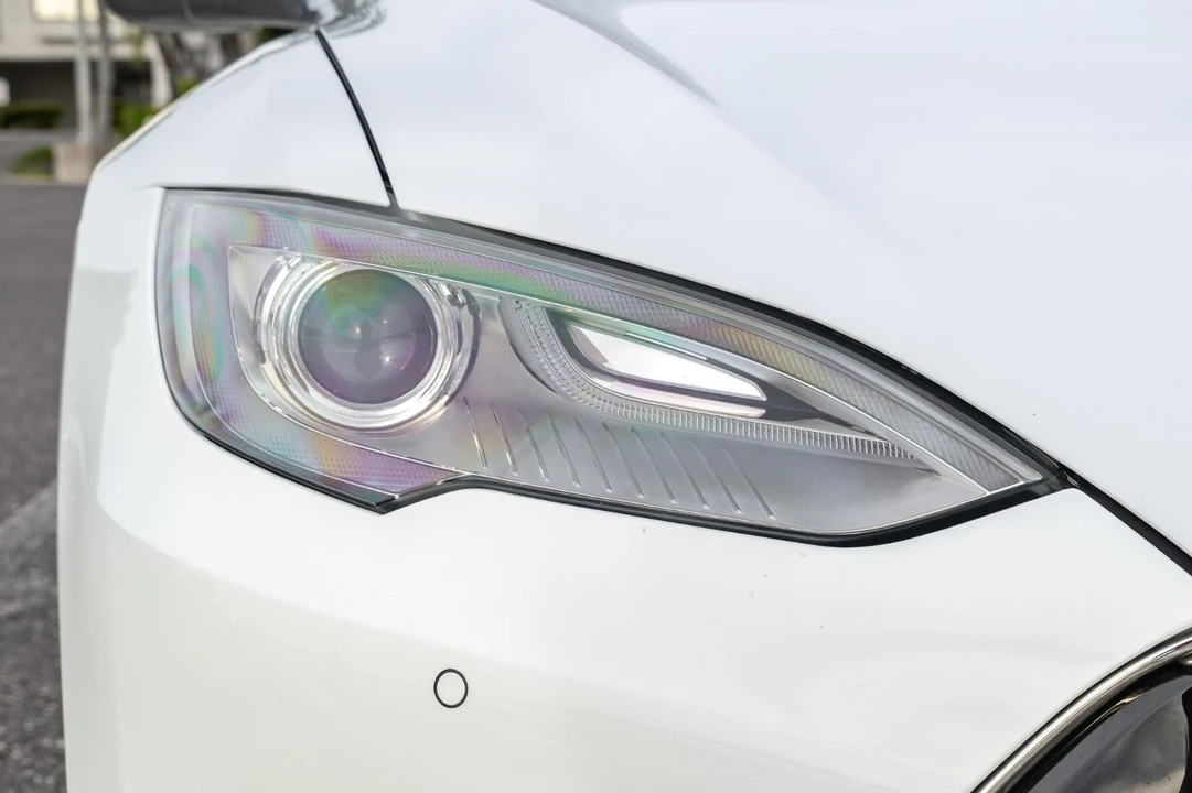 2013 Tesla Model S - Image 13 of 21