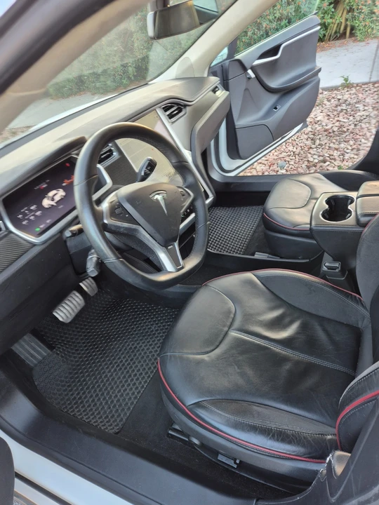 2013 Tesla Model S - Image 8 of 14