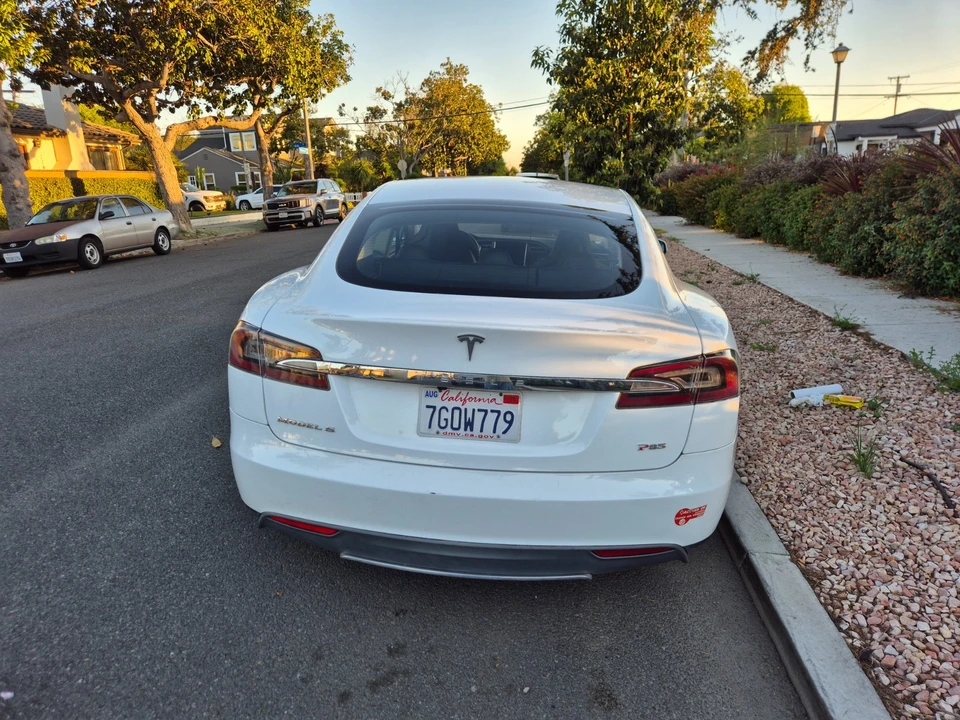 2013 Tesla Model S - Image 2 of 14