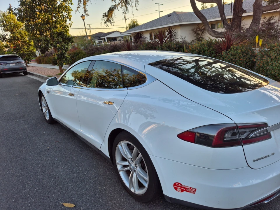2013 Tesla Model S - Image 3 of 14