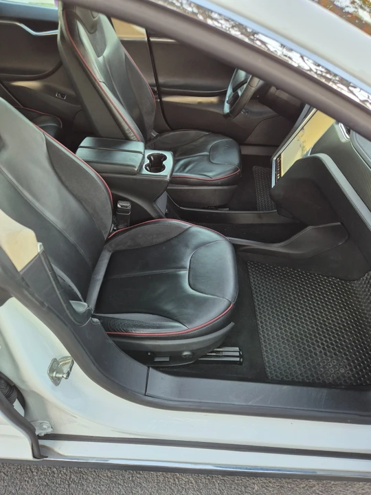 2013 Tesla Model S - Image 9 of 14