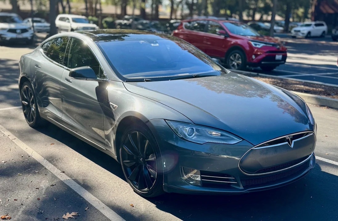 2013 Tesla Model S - Image 2 of 15