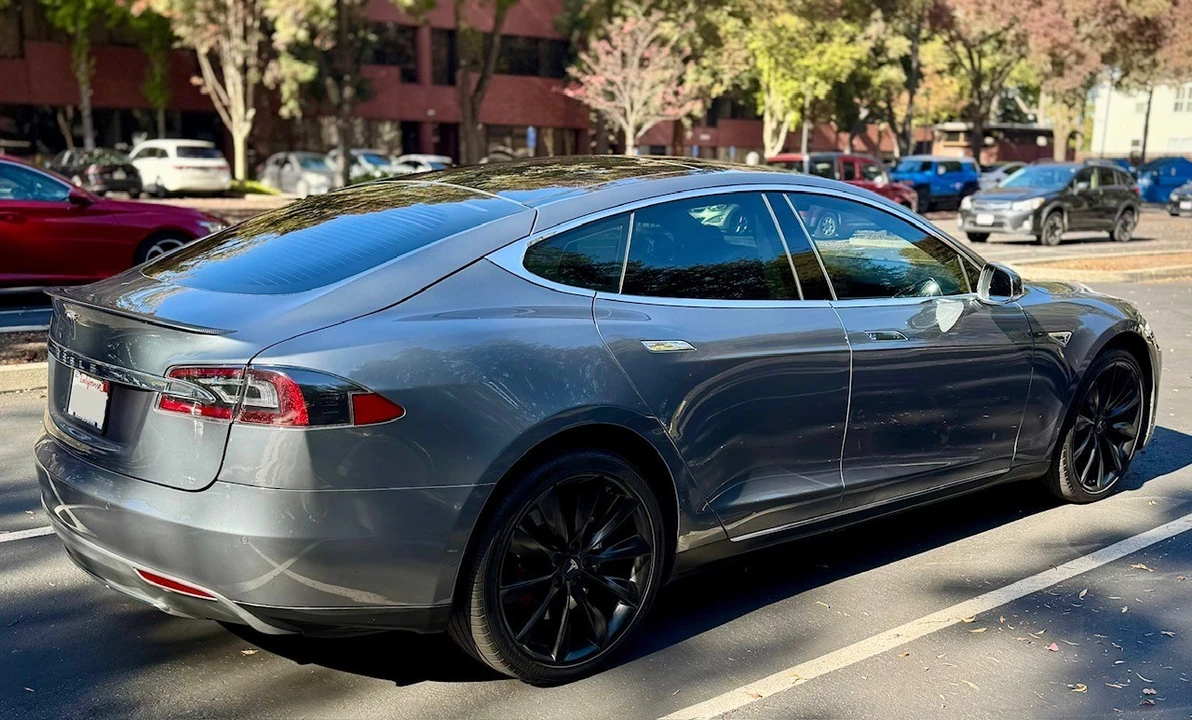 2013 Tesla Model S - Image 6 of 15