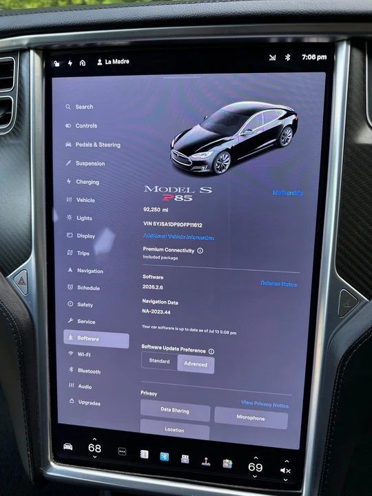 2013 Tesla Model S - Image 9 of 16