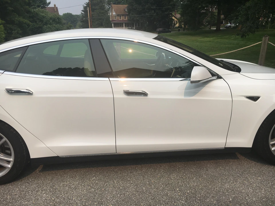 2013 Tesla Model S - Image 16 of 22