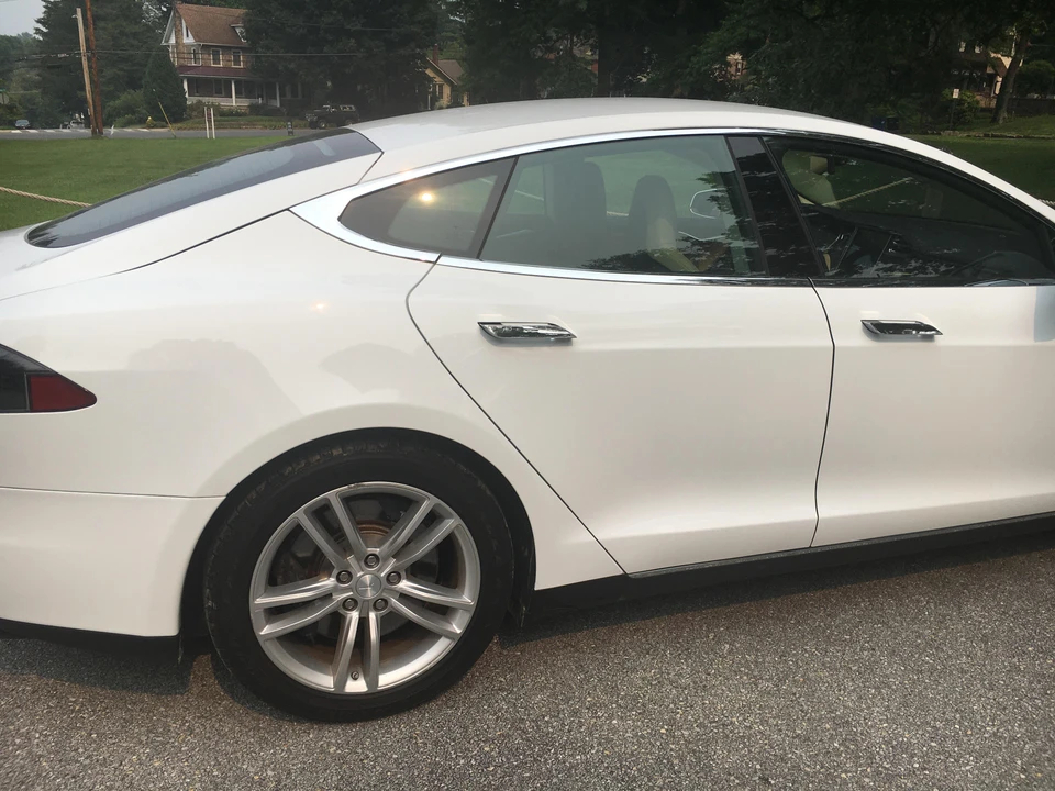 2013 Tesla Model S - Image 15 of 22